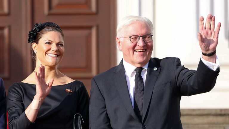 Crown-Princess-Victoria-of-Sweden-sports-injury-to-her-wrist-in-Berlin.jpg