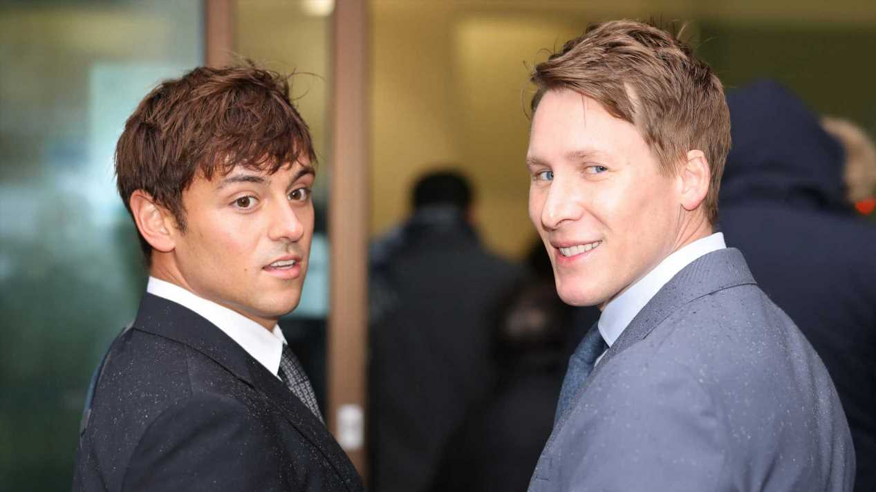 Dustin-Lance-Black-supported-in-court-by-husband-Tom-Daley-as-he-faces-trial-today-over-nightclub-x27assaultx27-The-Sun.jpg