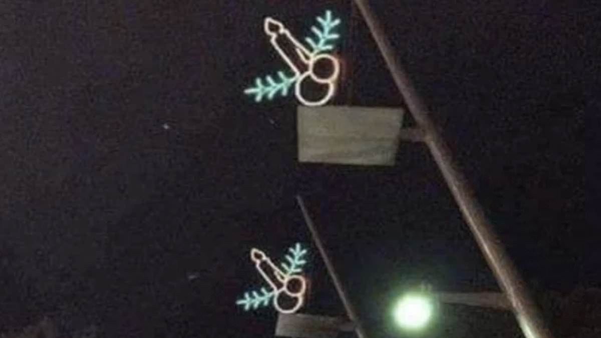 Funny-festive-mishaps-that-failed-to-capture-the-magic-of-Christmas.jpg