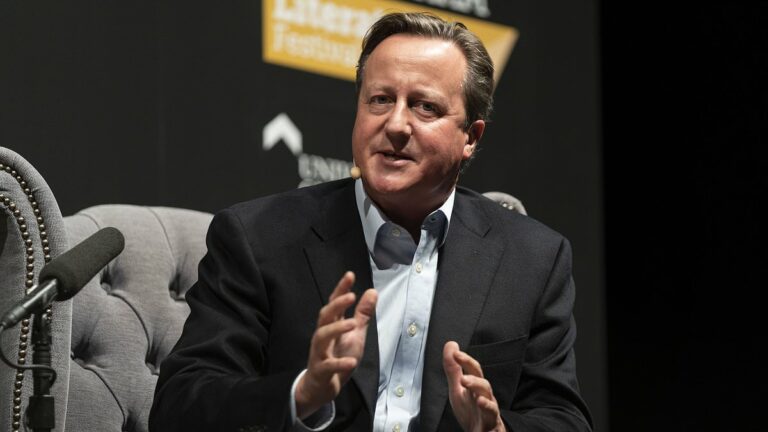 HARDCASTLE-How-Princess-Beatrice-was-sent-to-buy-food-for-Cameron.jpg