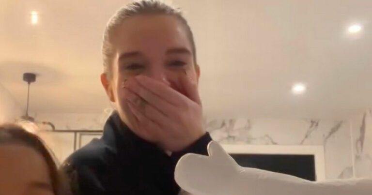 Helen-Flanagan-floods-bathroom-as-former-Coronation-Street-star-has-chaotic-evening.jpg