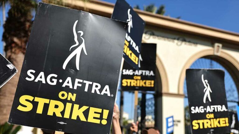 Hollywood-Reacts-to-SAG-AFTRA-Strike-End-as-Studios-and-Actors-Reach-Agreement.jpg
