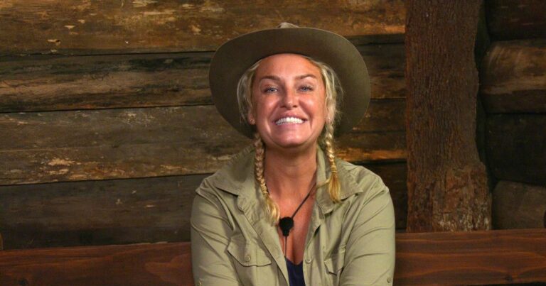 ITV-Im-A-Celebritys-Josie-Gibson-left-flustered-as-she-spots-Marvin-in-the-shower.jpg