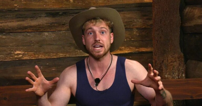 Im-A-Celeb-Sam-Thompsons-girlfriend-furious-as-hes-snubbed-for-Jamie-Lynn.jpg