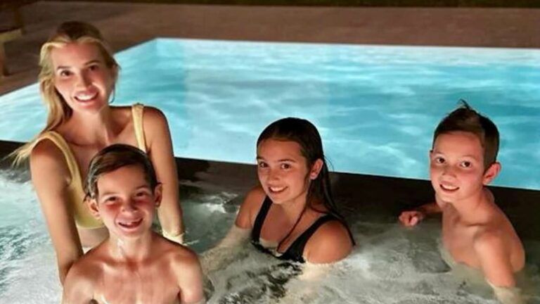 Ivanka-Trump-wows-in-yellow-bikini-as-she-celebrates-Thanksgiving.jpg