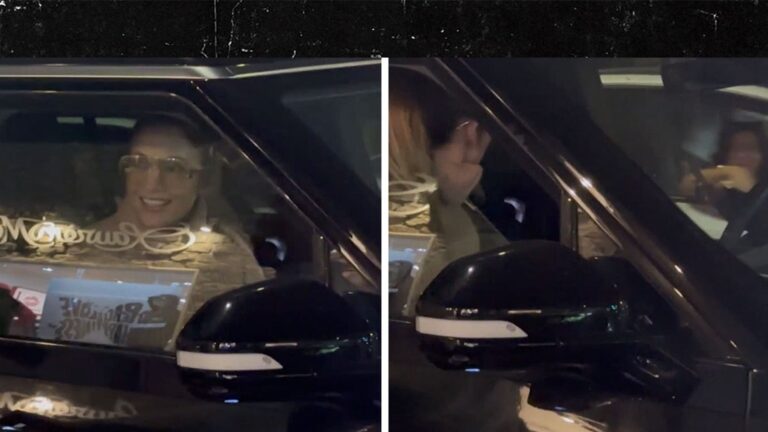 Jennifer-Lopez-Jokingly-Yells-Back-Up-Bitch-at-Ben-Affleck-Admirers.jpg