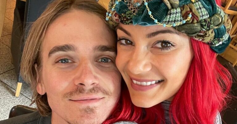 Joe-Sugg-breaks-silence-after-Bobby-tries-to-kiss-Dianne-who-pulls-away.jpg