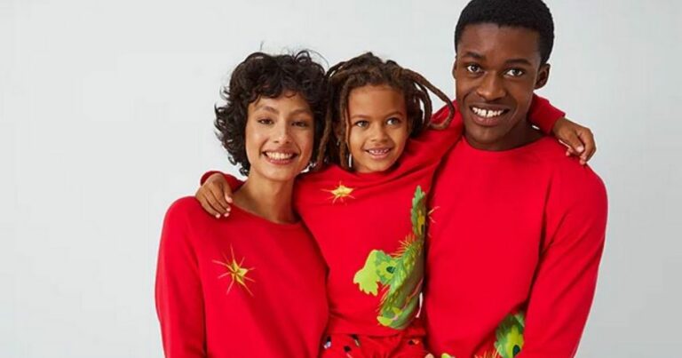 John-Lewis-Christmas-advert-pyjamas-that-glow-in-the-dark-are-selling-fast.jpg