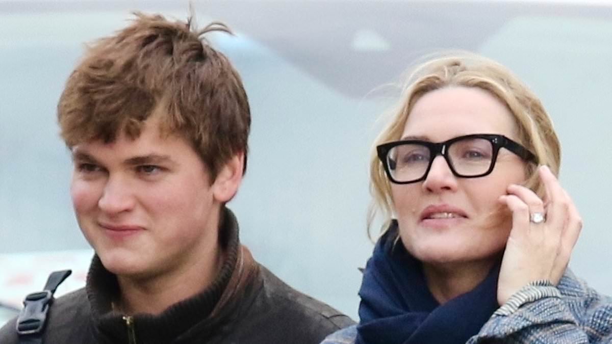 Kate-Winslet-enjoys-a-rare-public-outing-with-son-Joe-19-in-NYC.jpg