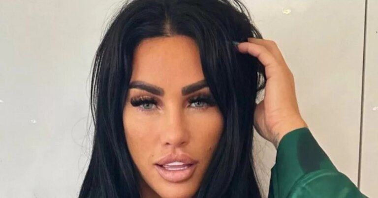 Katie-Price-shows-off-surgery-scar-and-issues-warning-to-fans-over-lip-filler.jpg
