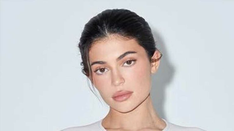 Kylie-Jenner-shows-off-shrinking-frame-as-she-ditches-her-top-and-goes-pantless-at-her-Khy-warehouse-The-Sun.jpg