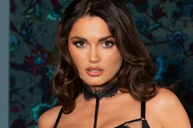 Love-Island-star-India-Reynolds-32-wows-in-sexy-lingerie-from-her-latest-collection-after-freezing-her-eggs-The-Sun.jpg