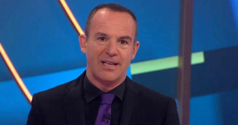 Martin-Lewis-offered-discounted-Viagra-as-he-hits-out-at-cheeky-shop.jpg