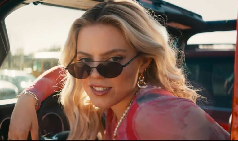 Mean-Girls-Musical-Movie-drops-first-trailer-but-fans-are-confused.jpg