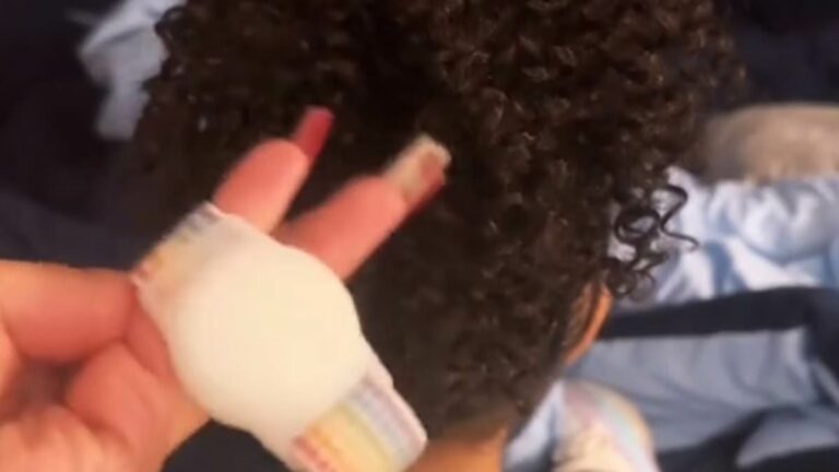 Mother-reveals-a-clever-hack-to-track-her-child-during-a-school-trip.jpg