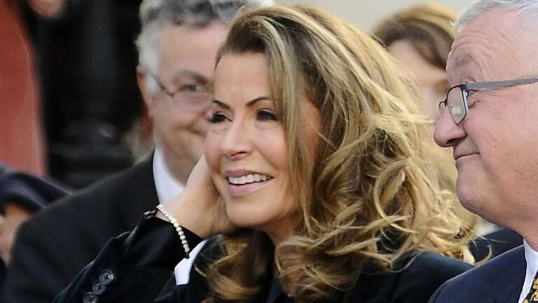 Natasha-Kaplinsky-makes-rare-public-show-at-George-Alagiahaposs-memorial.jpg