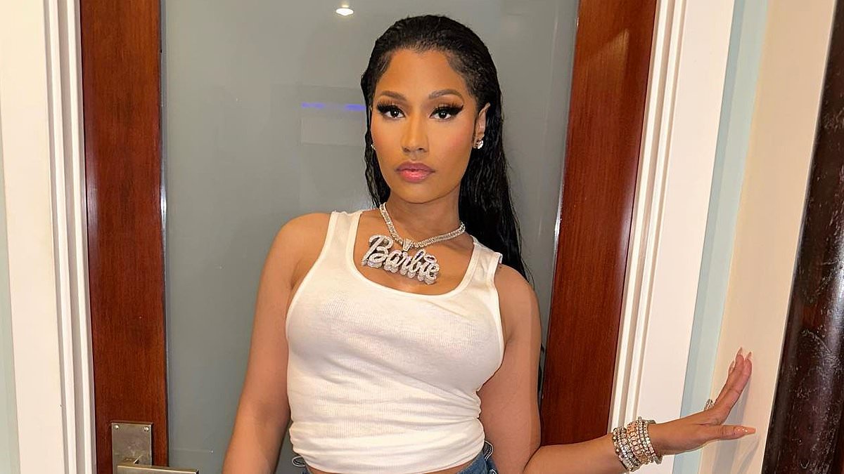 Nicki-Minaj-calls-herself-an-ADDICT-after-taking-Percocet.jpg