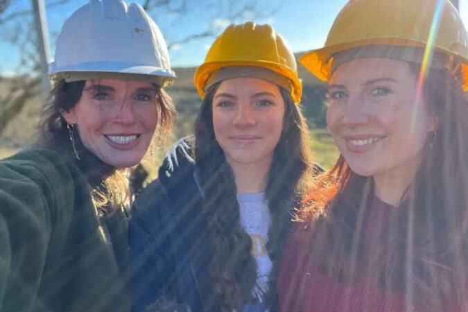 Our-Yorkshire-Farm-fans-shocked-by-Edith-Owens-transformation-as-she-poses-with-mum-Amanda-sister-Raven-in-new-selfie-The-Sun.jpg