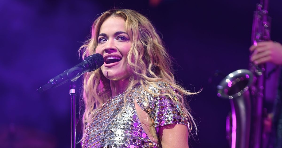 Rita-Ora-sizzles-as-she-goes-ditches-bra-on-stage-in-show-stopping-metal-outfit.jpg
