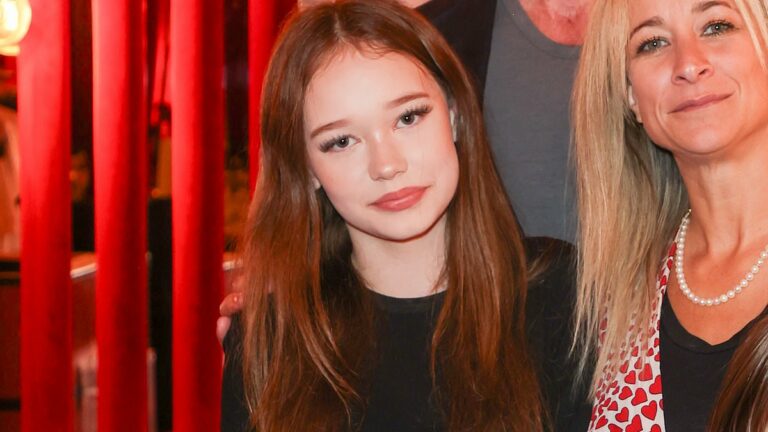 Ronnie-Woodaposs-granddaughter-Maggie-14-aposhailed-as-next-Kate-Mossapos.jpg