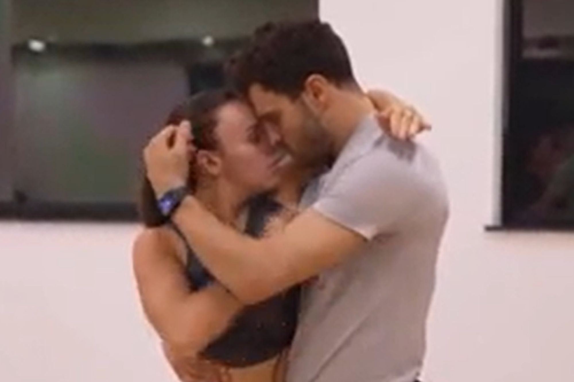 Strictlyx27s-Ellie-Leach-and-Vito-fuel-romance-rumours-as-they-get-flirty-practising-passionate-Argentine-Tango-The-Sun.jpg
