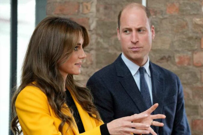 Sweet-moment-Prince-William-discreetly-pulls-out-Kates-chair-for-her-sends-royal-fans-into-a-spin-The-Sun.jpg