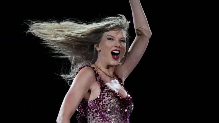 Taylor-Swift-kicks-off-international-leg-of-her-Eras-Tour-in-Argentina.jpg