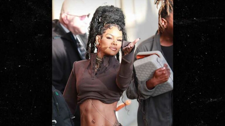 Teyana-Taylor-Shows-Off-Sexy-Abs-During-039Jimmy-Kimmel039-Appearance-Amid-Divorce.jpg