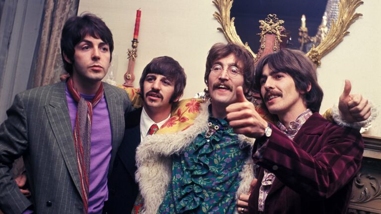 The-Beatles-1962-19661967-1970-The-greatest-hits-are-even-better.jpg