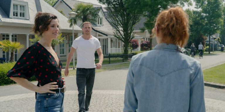 The-Couple-Next-Door-viewers-call-out-x27deeply-confusingx27-problem-with-Channel-4-swinging-drama-The-Sun.jpg
