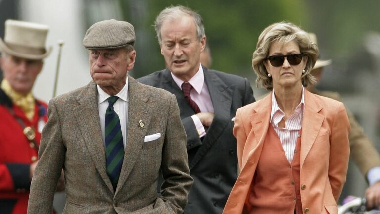 The-Crownaposs-Jonathan-Pryce-on-Philipaposs-friendship-with-Penny-Romsey.jpg