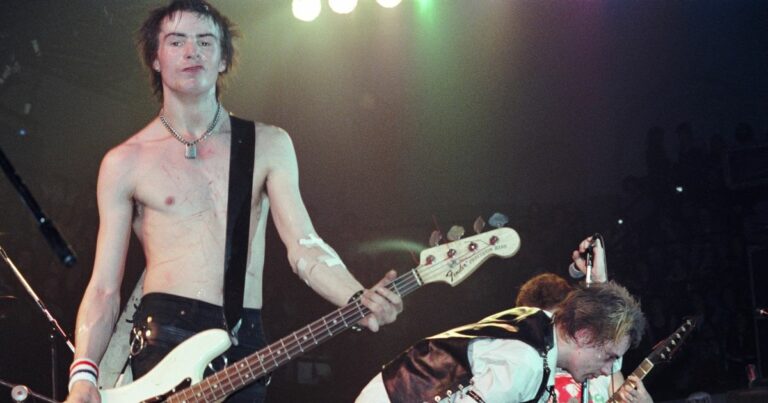 The-Sex-Pistols-big-fans-of-Sir-Cliff-Richard-but-the-feeling-isnt-mutual.jpg