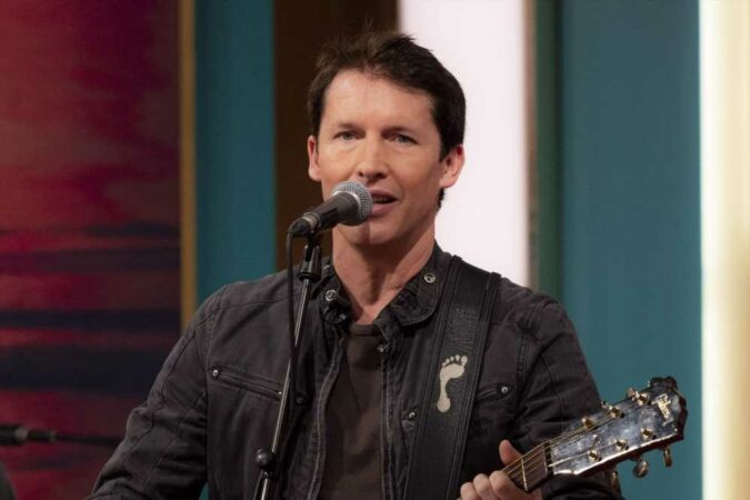 This-Morning-viewers-break-down-in-tears-as-James-Blunt-sings-about-losing-his-baby-daughter-The-Sun.jpg