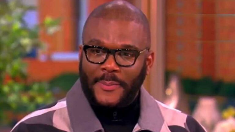 Tyler-Perry-Breaks-Down-in-Tears-While-Remembering-Late-Mother-on-The-View.jpg