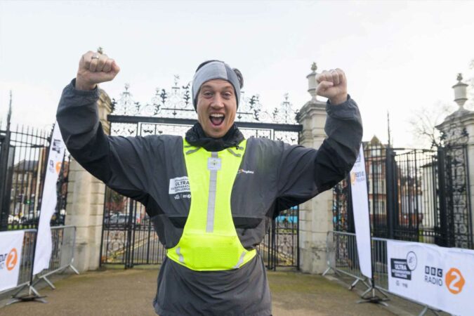 Vernon-Kay-struggling-with-pain-as-he-gets-herox27s-welcome-in-Derby-after-new-milestone-in-Children-in-Need-ultramarathon-The-Sun.jpg