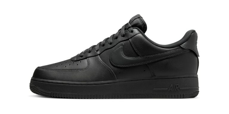 quotTriple-Blackquot-Hits-the-Nike-Air-Force-1-Low-EasyOn.jpg