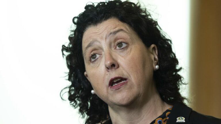 ‘Toothless-and-ineffectual-Lobbying-crackdown-to-be-put-to-parliament.jpg