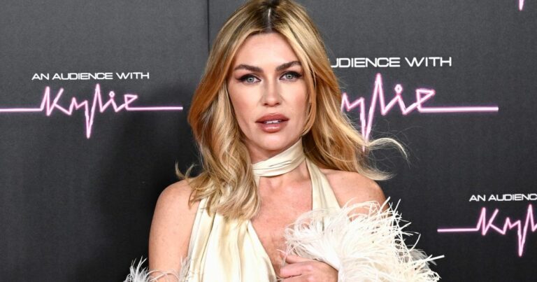 Abbey-Clancy-sends-fans-wild-as-she-poses-with-smoking-hot-lookalike-mum.jpg