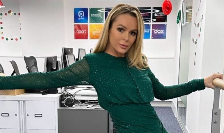 Amanda-Holden-puts-on-very-leggy-display-in-daringly-short-mini-dress.jpg