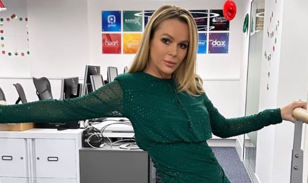 Amanda-Holden-puts-on-very-leggy-display-in-daringly-short-mini-dress.jpg