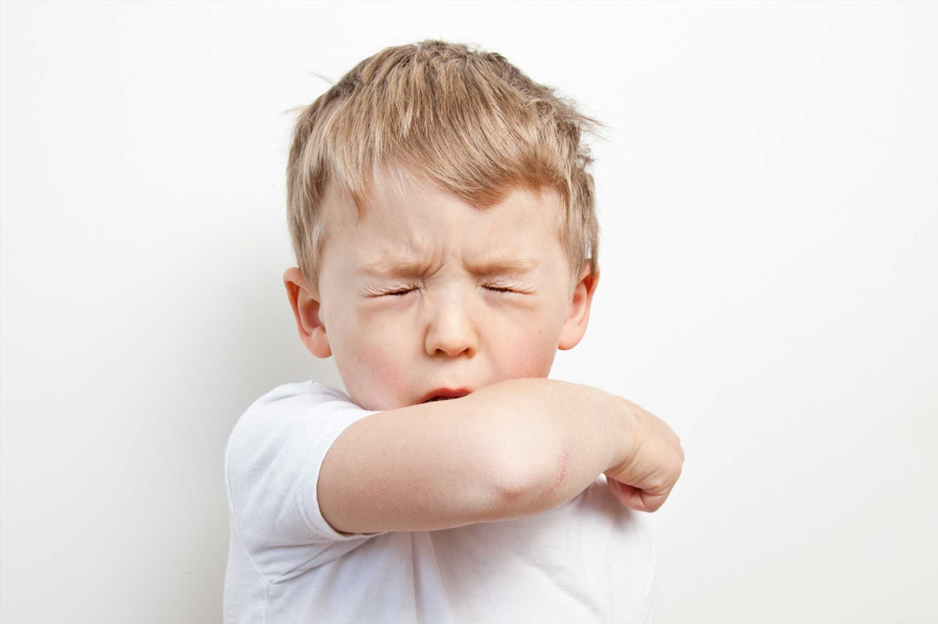 As-x27100-day-coughx27-sweeps-UK-GP-reveals-what-every-parent-must-know-and-when-to-dial-999-The-Sun.jpg