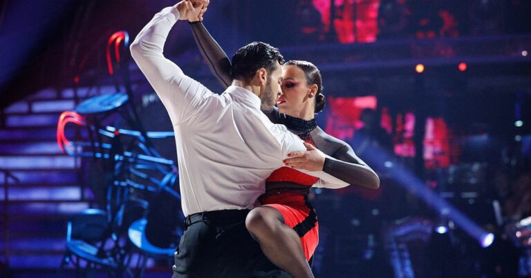 BBC-Strictlys-Ellie-Leach-is-dating-Vito-despite-showmance-claims.jpg