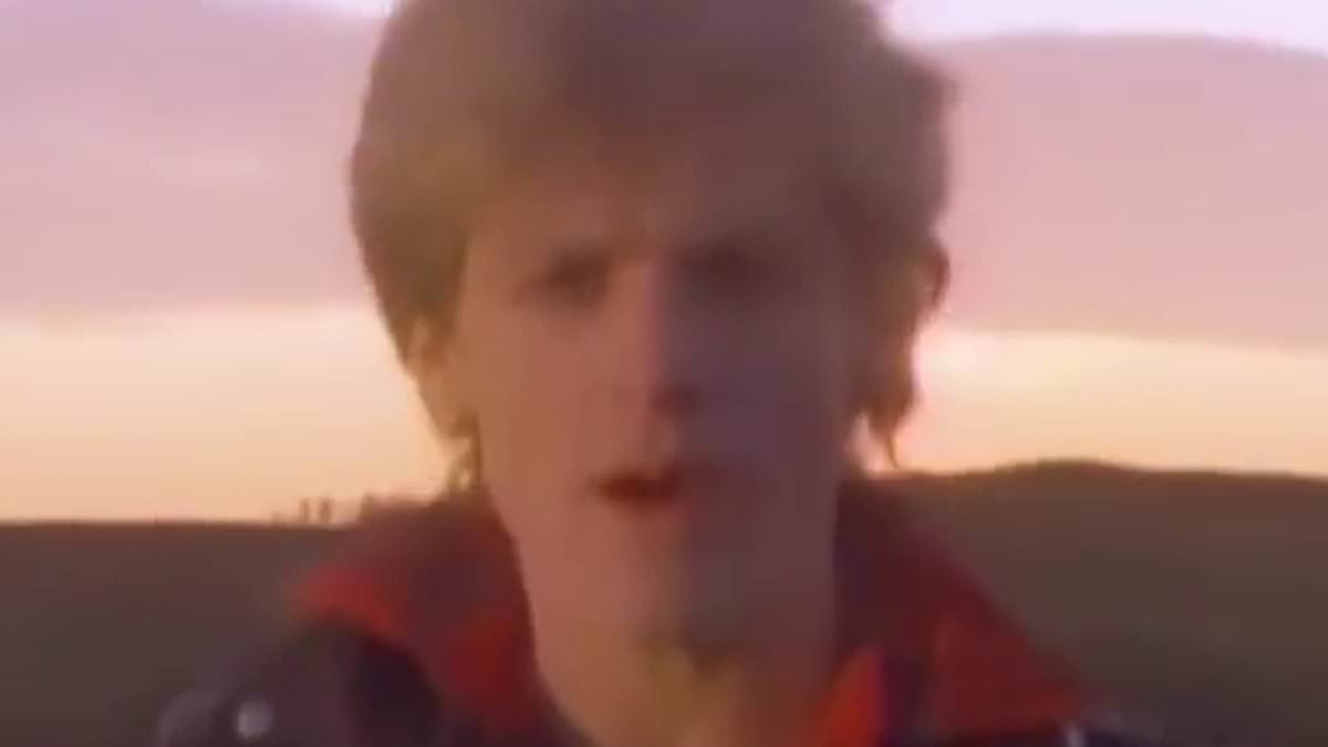 Bryan-Adams-reveals-the-REAL-meaning-behind-Summer-Of-apos69.jpg