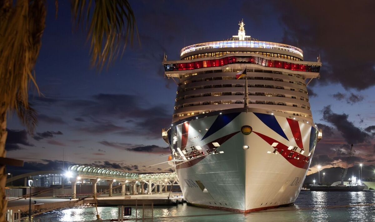 Cheeky-cruise-passenger-unveils-their-tactic-to-sneaking-booze-onboard.jpg