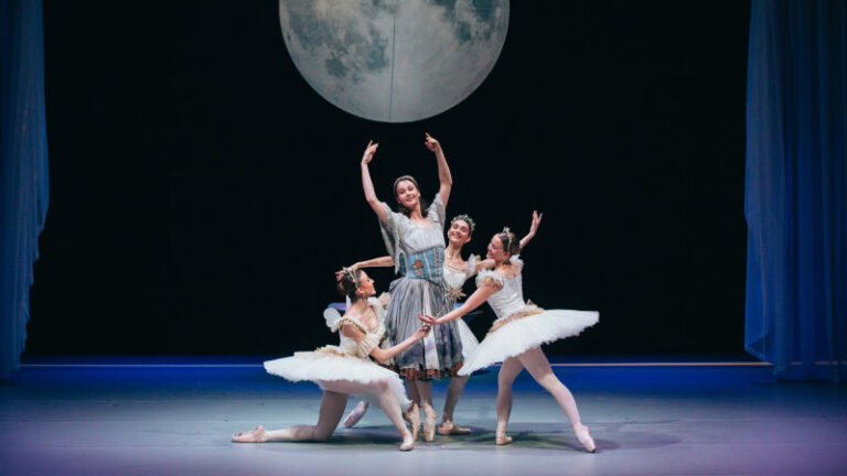 Cinderella-gets-her-dancing-shoes-on-in-a-show-thats-perfect-for-children.jpg