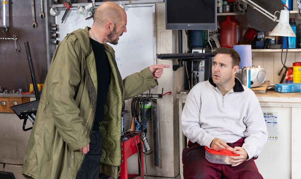 Coronation-Streets-Tyrone-Dobbs-life-in-danger-as-thug-vows-revenge.jpg