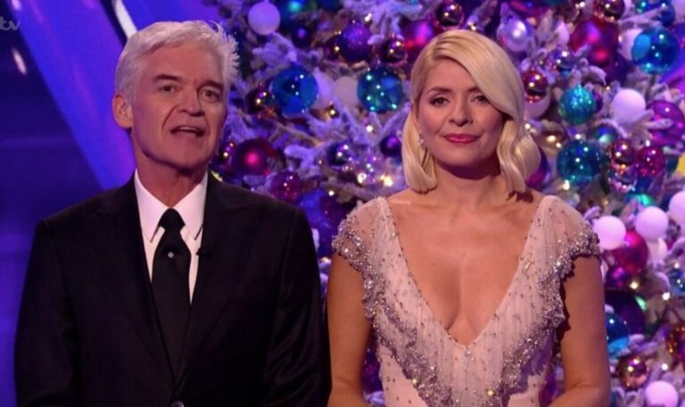 Dancing-On-Ice-winner-wades-in-on-Holly-Willoughby-return.jpg