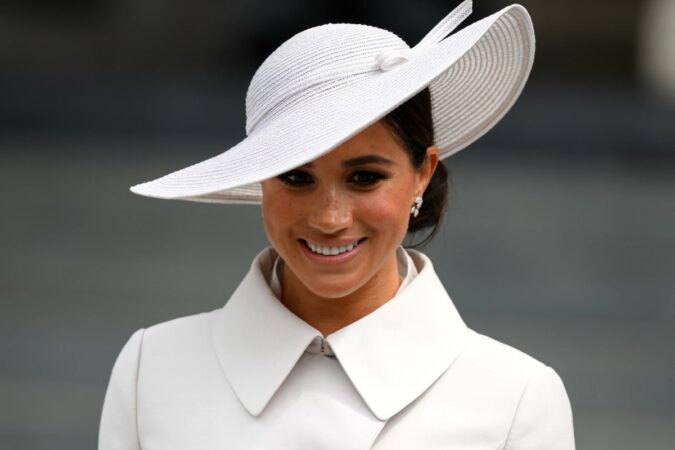 Duchess-Meghan-smiled-in-new-pap-photos-038-the-Mail-is-crying-about-it.jpg
