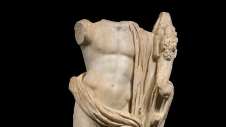 EDEN-CONFIDENTIAL-Head-of-statue-found-in-Earl-of-Pembroke-home.jpg