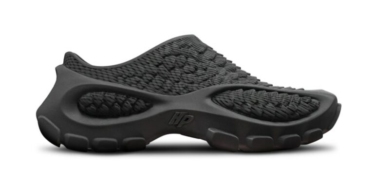 Heron-Preston-and-Zellerfeld-Return-With-3D-Printed-HERON01-Shoe-in-quotBlackquot.jpg